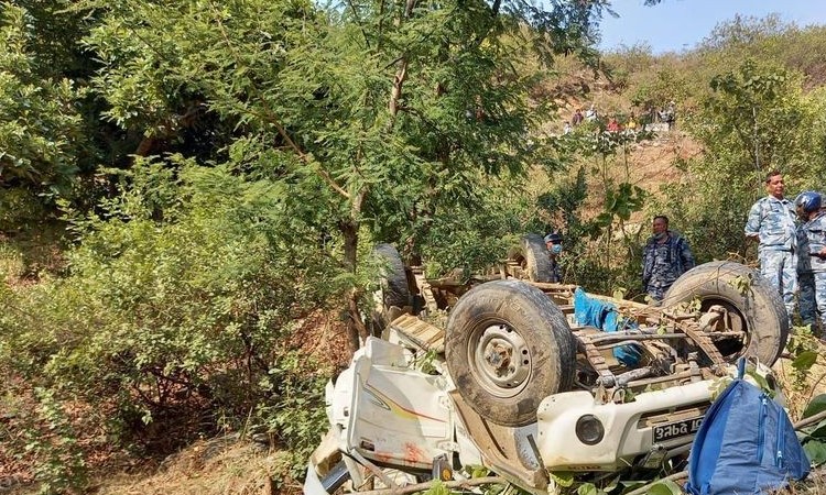 बैतडीमा जीप दुर्घटना : एकको मृत्यु, तीन घाइते