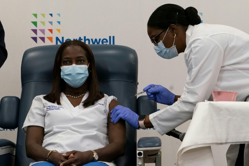 Europe pushes for vaccine rollout, US deaths hit new peak
