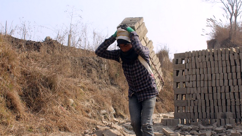 भारतीय मजदुर ल्याउन नसक्दा देशभरका ४० प्रतिशत इँटा उद्योग बन्द