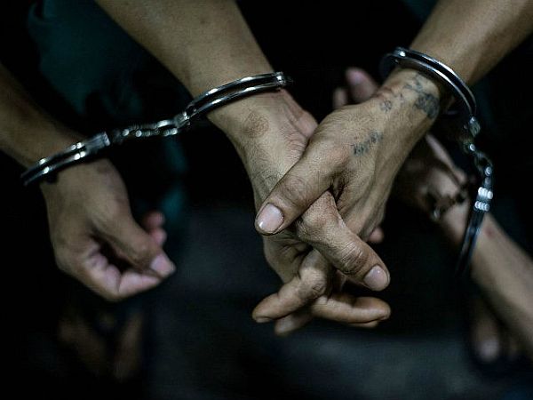हत्या अभियुक्त भारतीय पक्राउ