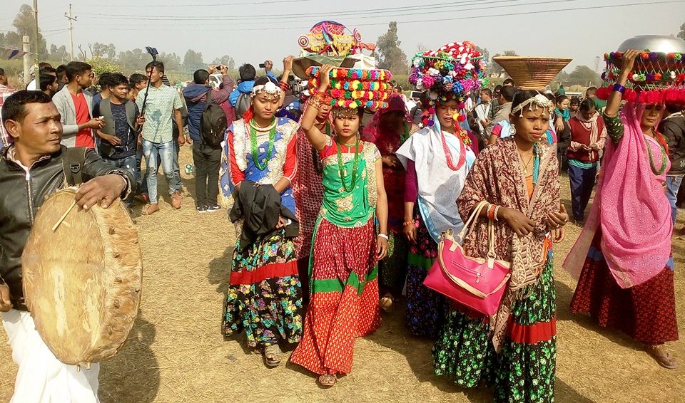 थारू समुदायमा माघीको चहलपहल