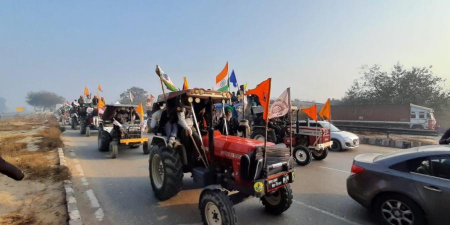 Tractor rally:Farmers at Singhu Border stopped from moving towards Ring Road