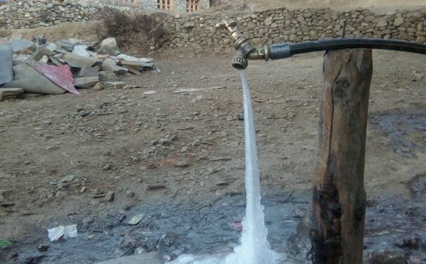 धारामा बरफ जम्दा खानेपानीको समस्या