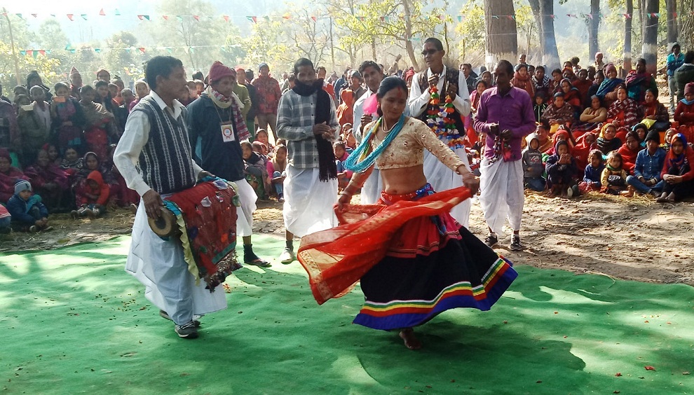 माघीको तयारीमा जुटे थारु समुदाय