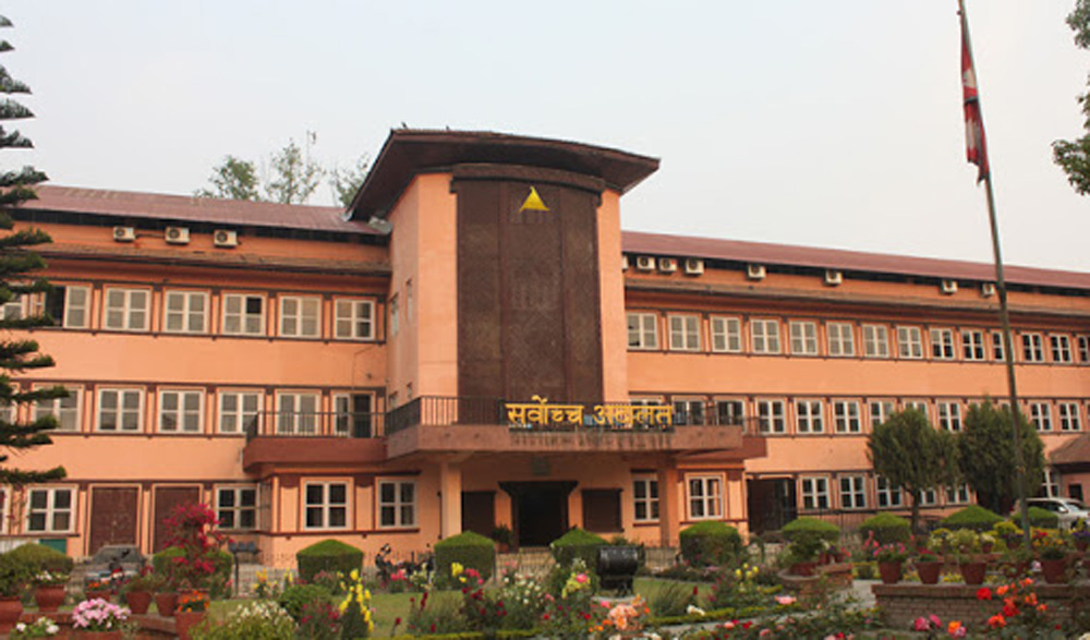 अधिकारीको मुद्दामा राजनीतिक विषय भए पनि विघटन संविधानसम्मत हुनुपर्ने फैसला भएको जिकिर