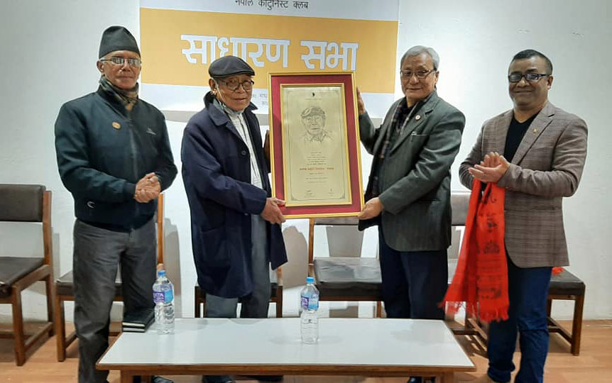 नेपाली व्यङ्ग्य कलाकार मुखिया र पाँडे सम्मानित