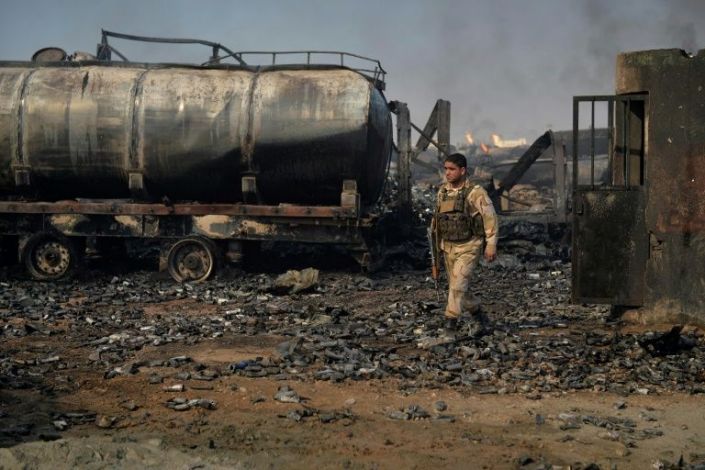 Fire destroys 100 fuel tankers on Afghanistan-Iran border, probe launched