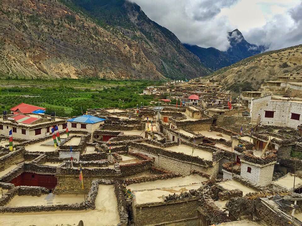 मनाङमा एक वर्षपछि खुले विद्यालय