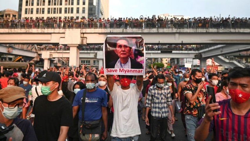 म्यान्मारमा सैन्य कूको विरोधमा प्रदर्शन जारी