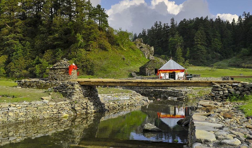 कोरोना कहर घटेपछि खप्तडमा पर्यटकको चहलपहल बढ्यो