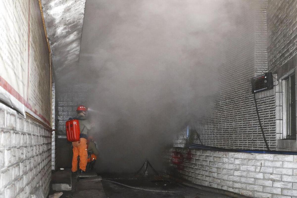4 workers trapped in coal mine accident in north China