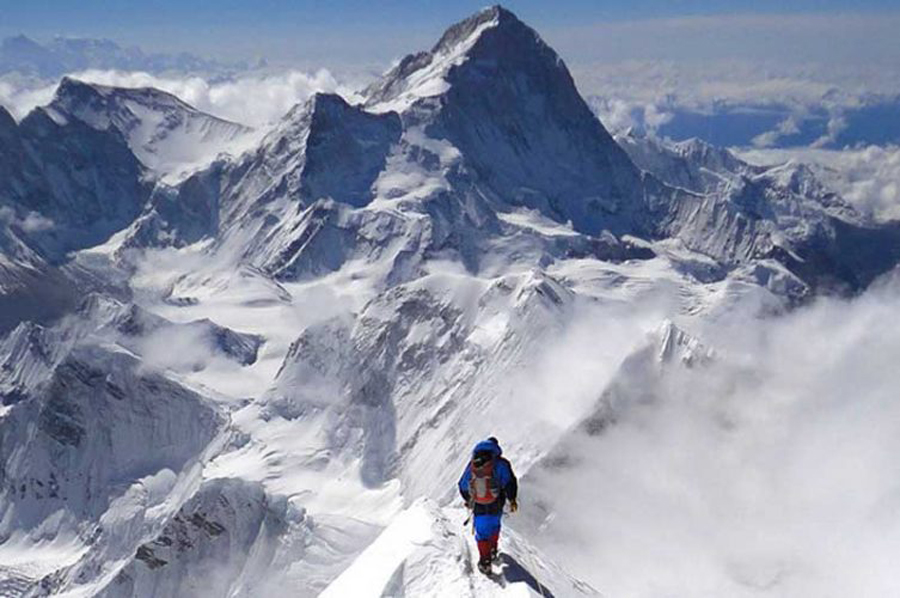 वसन्त आरोहणः दुई आरोही समूहलाई अनुमति