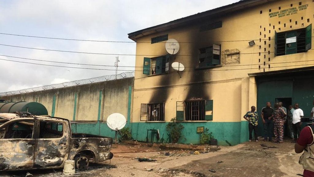 More than 1,800 prisoners escape after Nigeria jail attack