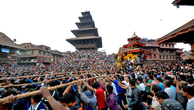 प्रशासनद्वारा बिस्केट जात्रा मनाउन रोक, स्थानीयवासीद्वारा विरोध