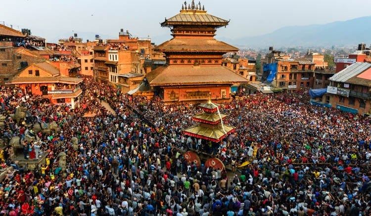 महालक्ष्मीमा लिङ्गो उठाएसँगै जात्रा शुरुः मध्यपुरथिमिमा चार दिन सार्वजनिक बिदा