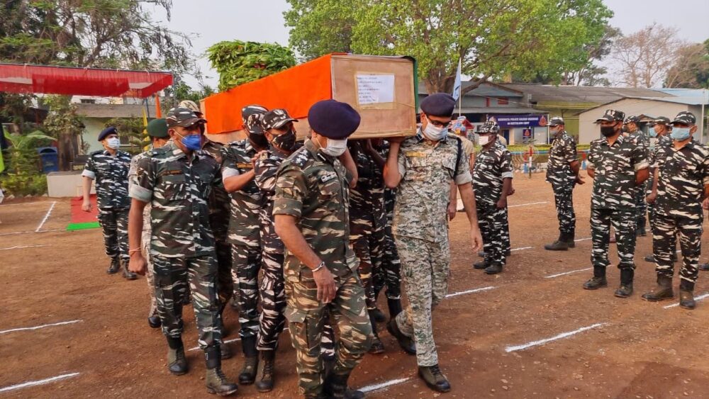 भारतको छत्तीसगढमा नक्सलवादीद्वारा २२ सुरक्षाकर्मीको हत्या