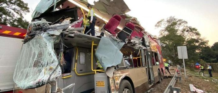 11 dead, 19 injured after truck-bus collision in east China