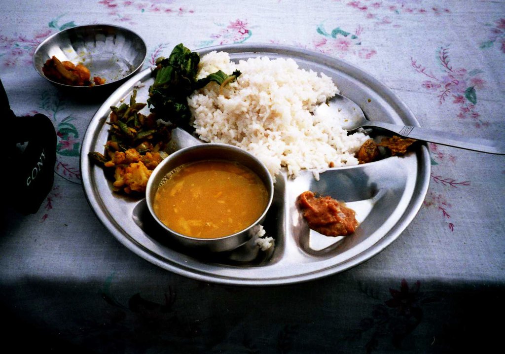 निषेधाज्ञाका कारण मजदूरलाई साँझ बिहान छाक टार्नै समस्या
