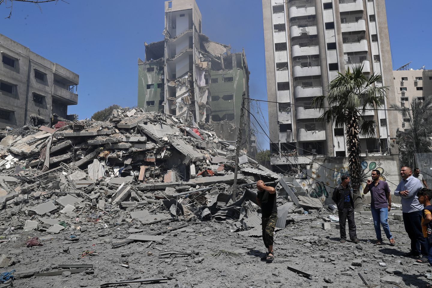 Israeli warplanes stage more heavy strikes across Gaza City