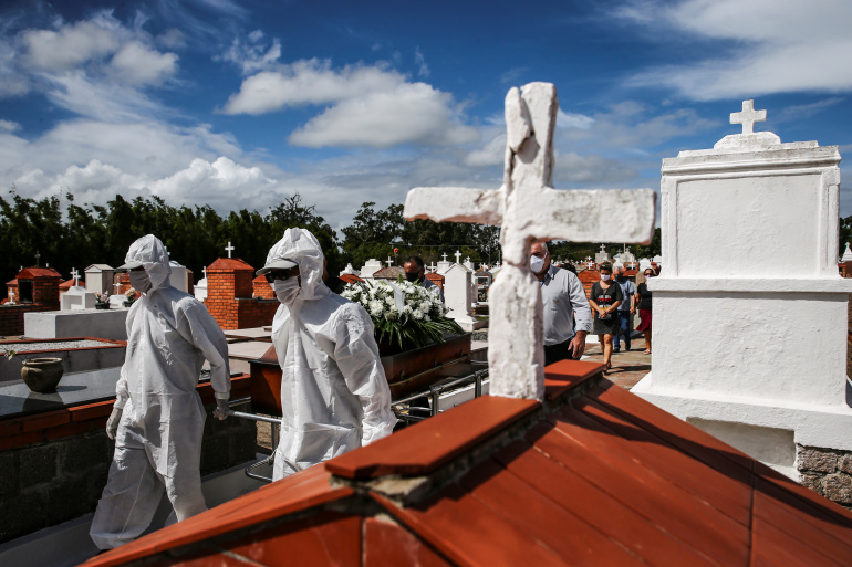 Brazil reports 1,010 more COVID-19 deaths