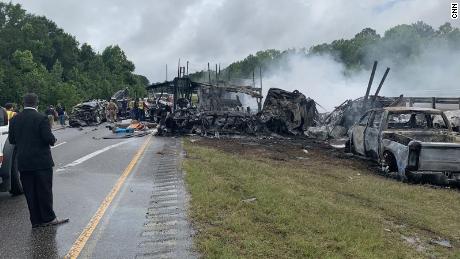 9 children, 1 adult killed in road accident in U.S. Alabama