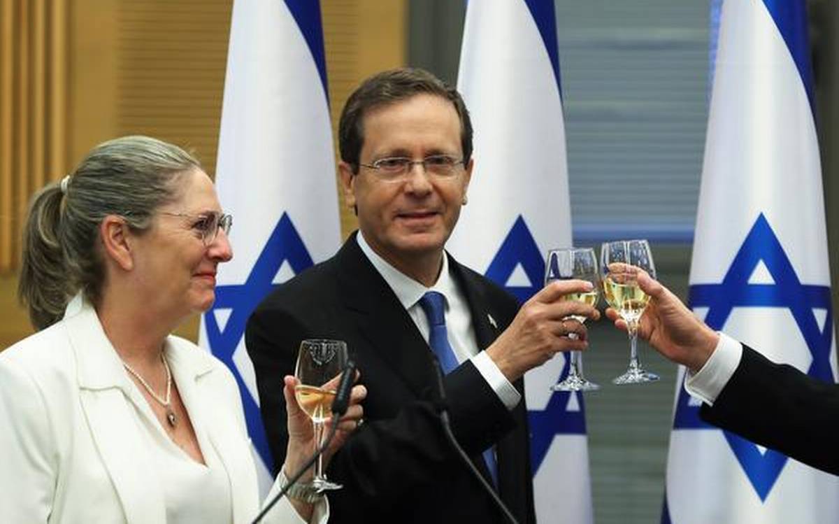 Herzog, scion of prominent Israeli family, elected president