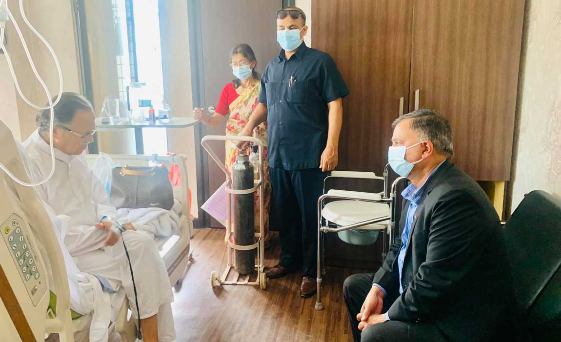 अस्पतालबाट नेता खनालको सन्देश : ‘‘पार्टी मिलाउनुस् कमरेड…’’