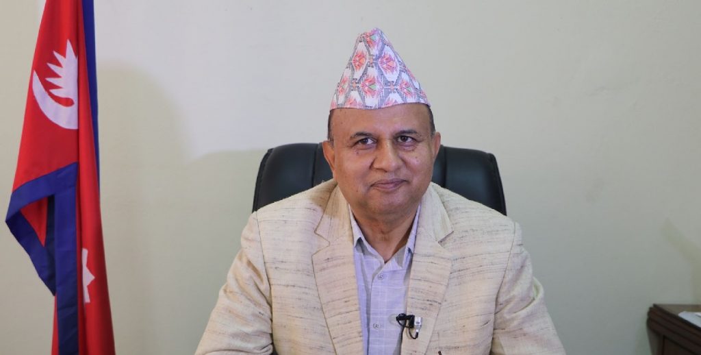 मुख्यमन्त्री पोखरेलद्वारा भूमे पर्वको शुभकामनालुम्बिनी प्रदेशका मुख्यमन्त्री शङ्कर पोखरेलले भूमे पर्व नेपाली समाजको महत्वूर्ण संस्कृतिको रुपमा स्थापित हँुदै गएको बताउनुभएको छ । आज शुभकामना सन्देश दिंदै उहाँले लुम्बिनी प्रदेशको रोल्पा र रुकुममा खामा भाषी मगर समुदायले मनाउने सो विशेष सांस्कृतिक पर्व भएको उल्लेख गर्नुभएको छ । मुख्यमन्त्री पोखरेलले यसबाट एकता, सदभाव र मेलमिलापको वातावरण बनाउन सहयोग गर्ने उल्लेख गर्दै यो पर्व प्रकृतिसँग सम्बन्धित भएकाले मानव र प्रकृतिबीचको गहिरो सम्बन्धलाई उजागर गर्छ भन्नुभएको छ । उहाँले प्रकृतिले दिएको अमूल्य उपहार माटो, पानी, जीवजन्तु, रुख विरुवाको संरक्षण र सही उपयोग गर्दा मात्रै मानवको जीवन सरल र सहज हुने बताउनुभएको छ । सङ्घीय लोकतान्त्रिक गणतन्त्र नेपालको संविधानले सबै जातजाति र समुदायको उत्थान र विकासमा जोड दिएको उल्लेख गर्दै सन्देशमा अल्पसङ्ख्यक आदिवासी, पछाडि पारिएका समुदायको उत्थानका लागि संवैधानिक आयोग गठन गर्ने व्यवस्था गरेर सम्मान व्यक्त गरिएको छ । यस अवसरमा रोल्पा र रुकुममा आज सार्वजनिक बिदा दिइएको छ ।