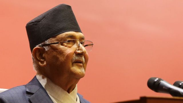 अदालतले राजनीतिक विषयमा हात हालेको छ : प्रम ओली