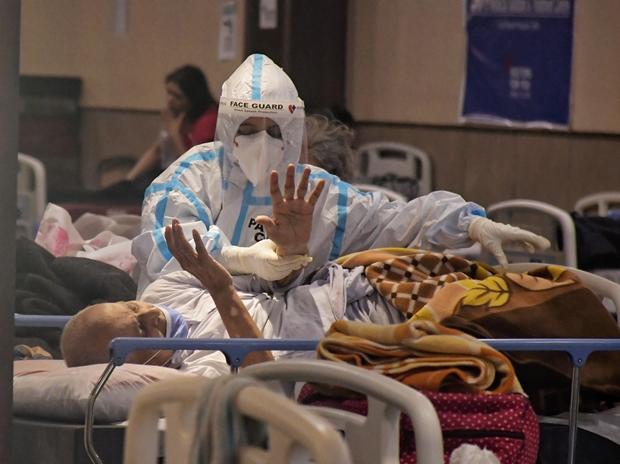 India records 39,361 new COVID-19 cases, 416 deaths