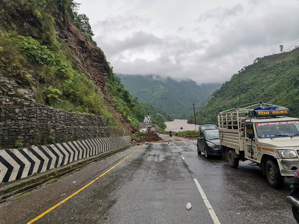 पृथ्वी राजमार्गको धादिङ खण्ड एकातर्फी सञ्चालन