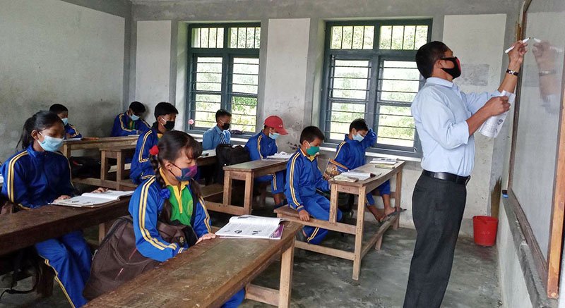 विद्यालय तहका शिक्षामा चुनौती बन्दै कोरोना कहर