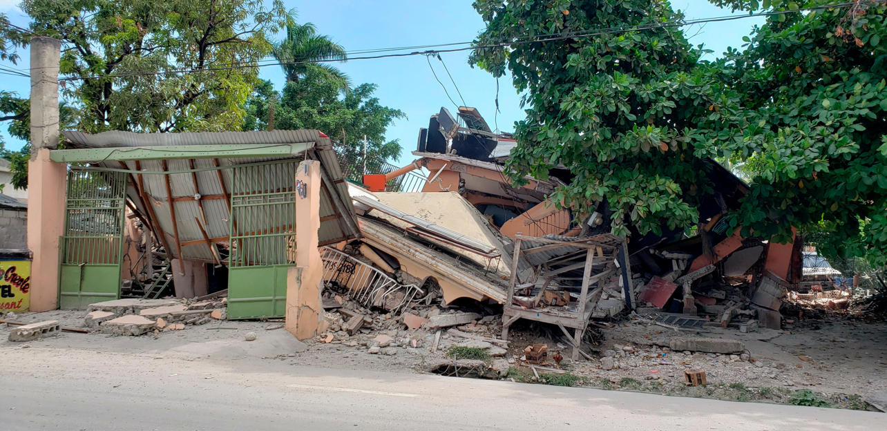Haiti searches for survivors after quake kills at least 304