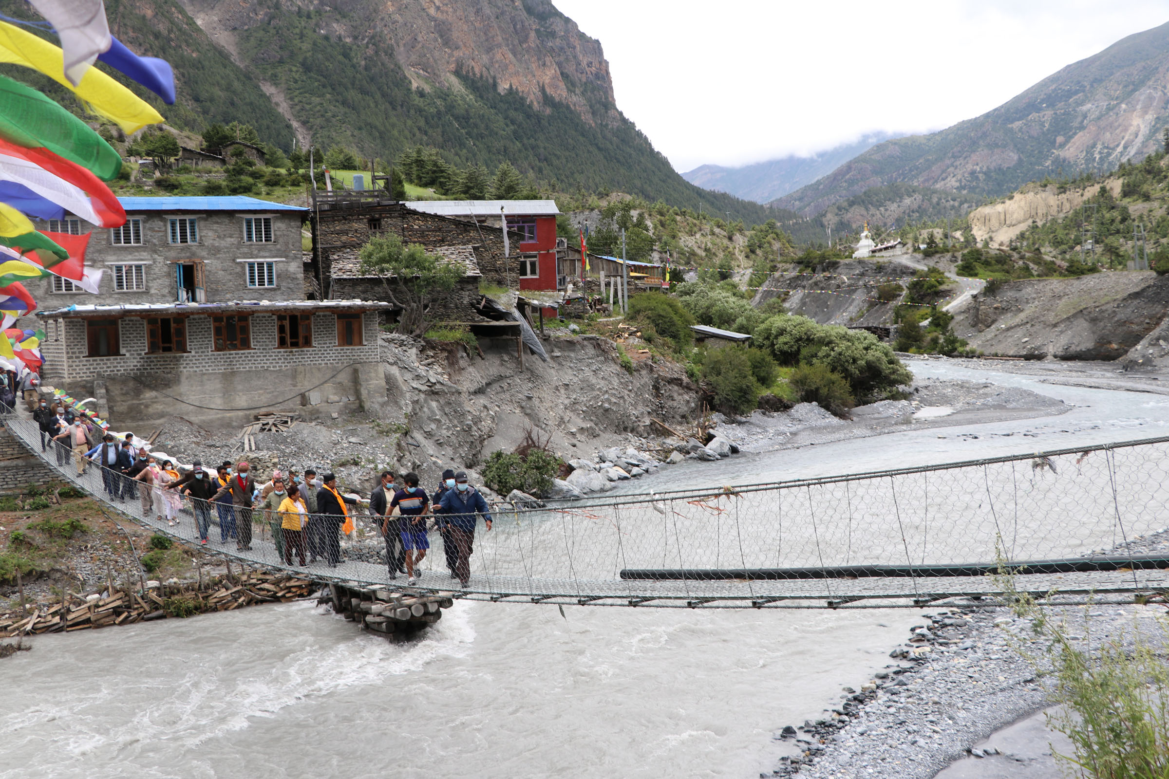 बाढीपीडितका समस्या समाधानका लागि सरकारलाई घच्घच्याउँछु : अध्यक्ष दाहाल