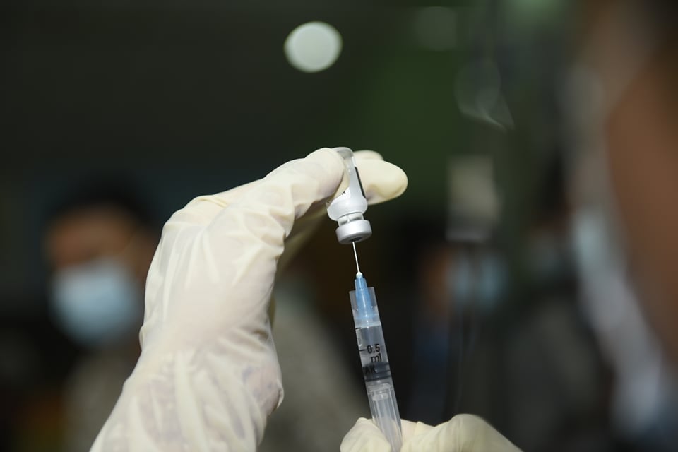 ज्येष्ठ नागरिकलाई घरघरमै कोरोना विरुद्धको खोप