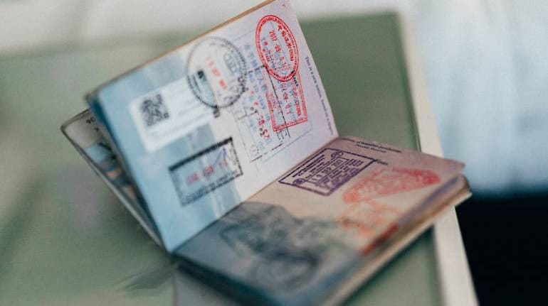UAE says to resume visas for tourists vaccinated against Covid