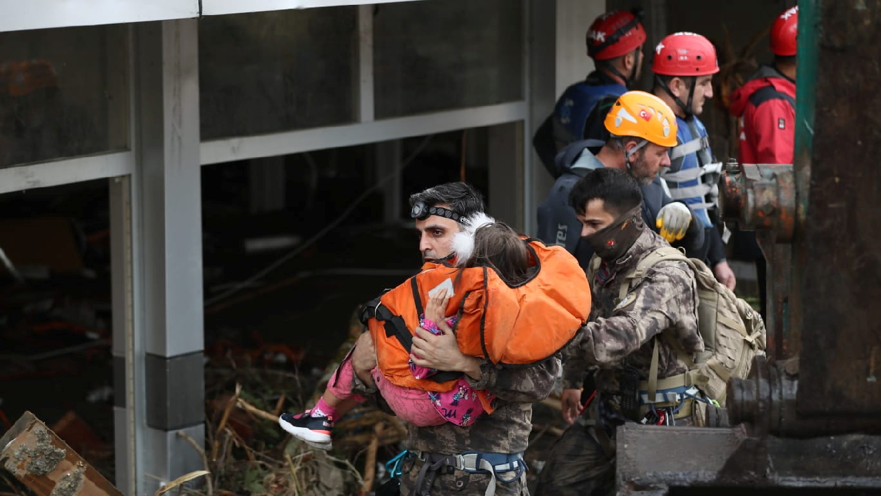 Death toll from Turkey’s flash floods rises to 27