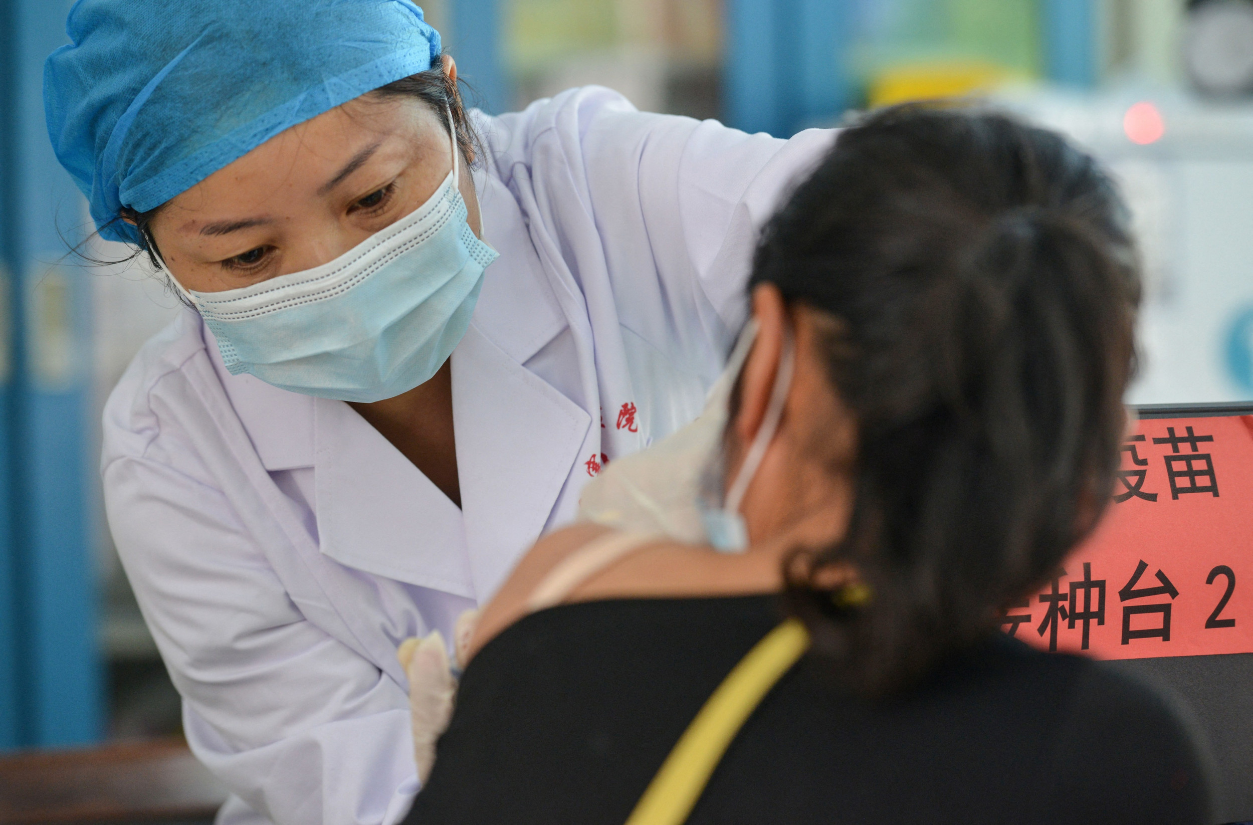 Over 777 mln people in China complete COVID-19 vaccination