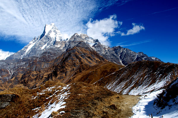कोरोना कहरकाबीचमा पनि मर्दी पदयात्रा मार्गको स्तरोन्नति