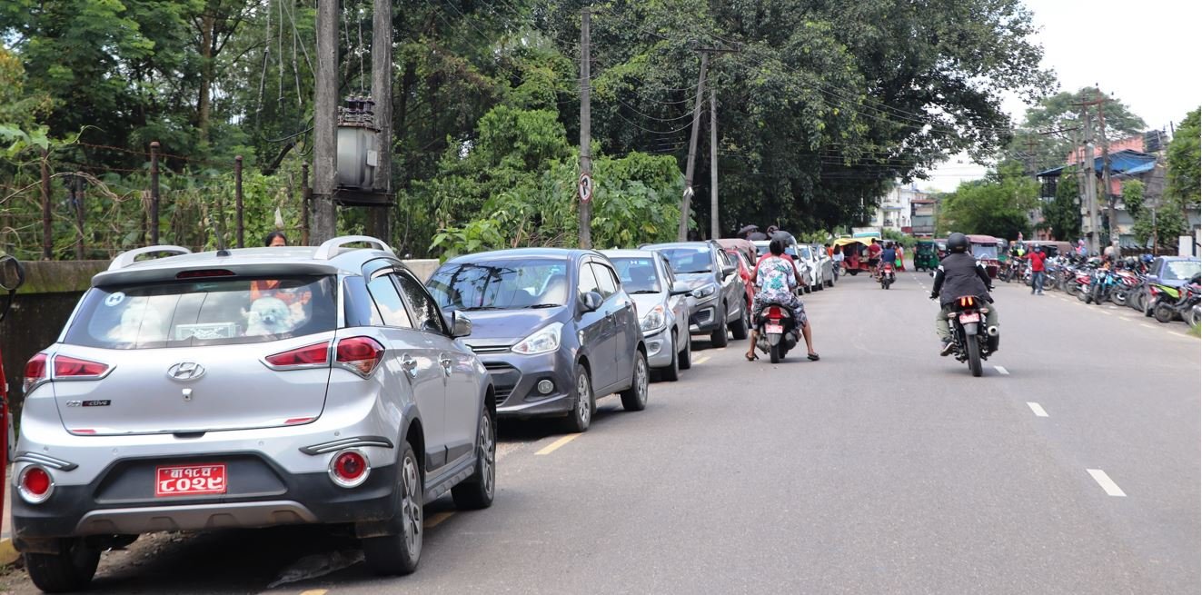 भरतपुर अस्पतालसँग जमिन छ , पार्किङ छैन