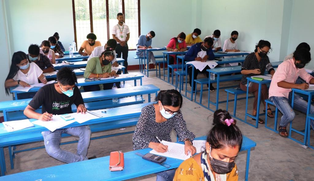 भौतिक उपस्थितिमा परीक्षा सञ्चालन