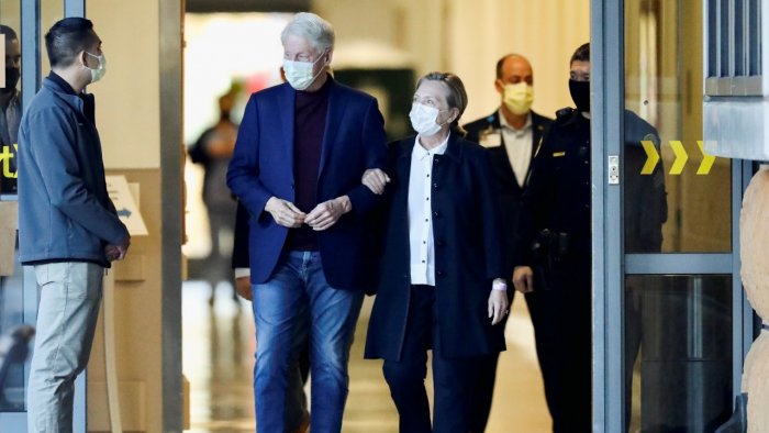 Former U.S. president Clinton released from Southern California 	hospital