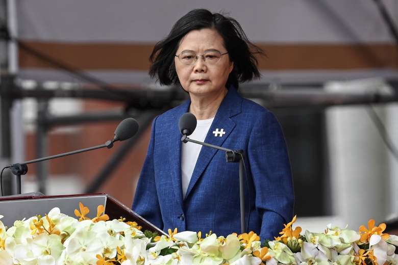 Taiwan leader confirms small US troop training presence