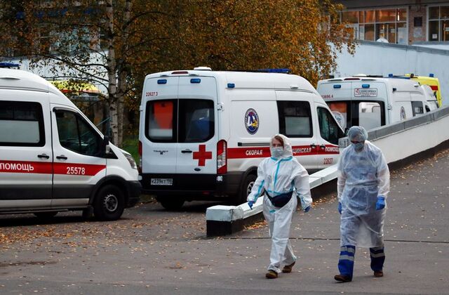 Russia reports record daily Covid cases, deaths