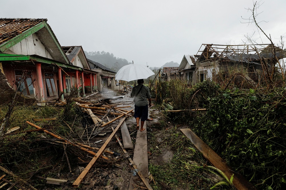 Indonesia volcano eruption death toll rises to 34: disaster agency
