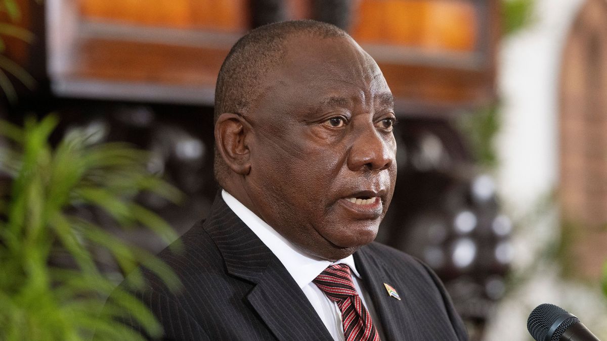S. African president tests positive for COVID-19 2021-12-13 05:14:02