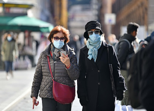 Italy tightens anti-virus rules for holiday season as Omicron cases mount
