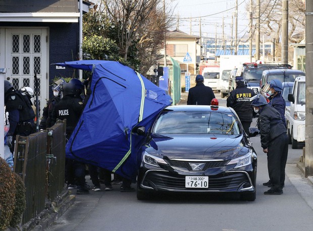 Hostage dead after 11-hour standoff in Tokyo