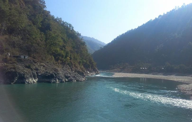 नुहाउन महाकालीनदीमा जाँदा …