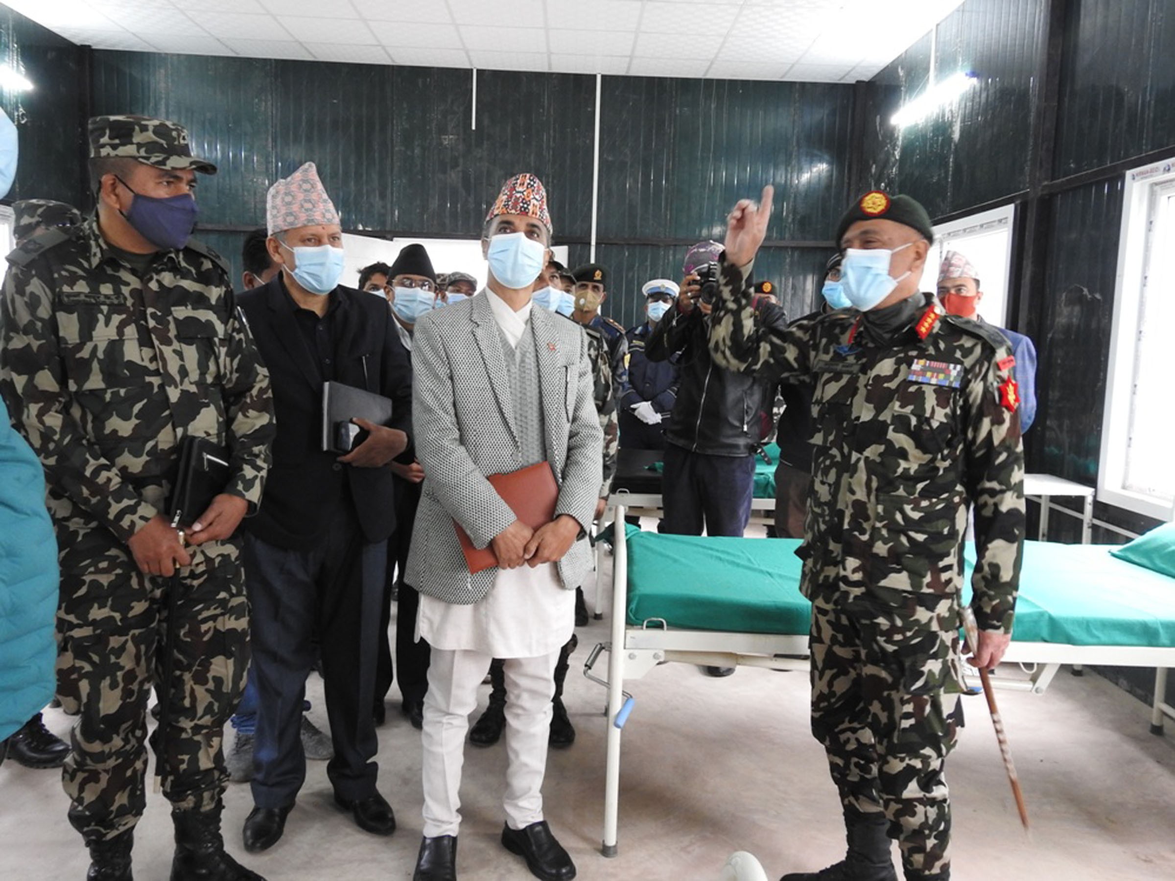 प्रधानसेनापतिद्वारा होल्डिङ सेन्टर निरीक्षण